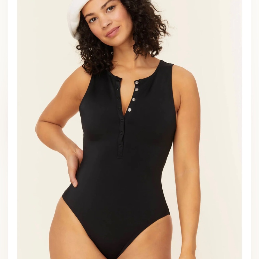 BNWT Andie The Malibu One Piece swimwear. Size M color black.